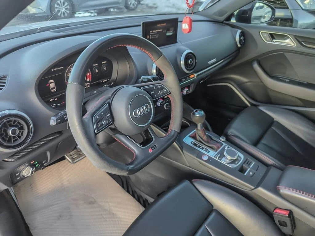 Audi Rs3 2.5 TFSI* quattro* AвтоКредит * (ЦЕНА ДО БГ), снимка 9 - Автомобили и джипове - 54002677