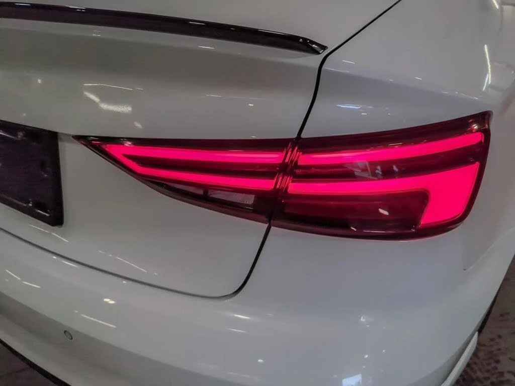 Audi Rs3 2.5 TFSI* quattro* AвтоКредит * (ЦЕНА ДО БГ), снимка 8 - Автомобили и джипове - 54002677