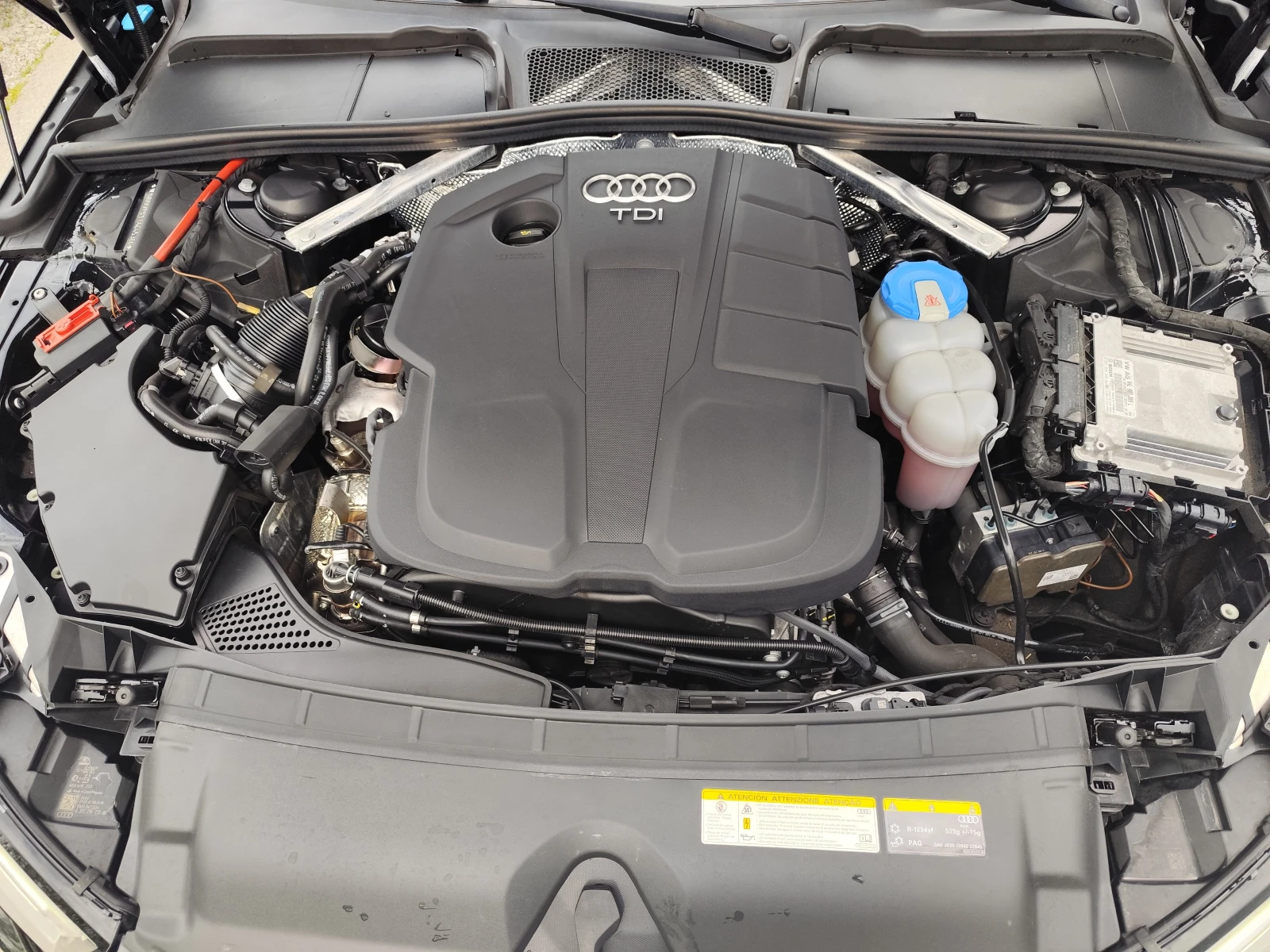 Audi A4 2.0TDi* АВТОМАТИК* PANORAMA* КОЖА* LED* MMI, снимка 15 - Автомобили и джипове - 54257472