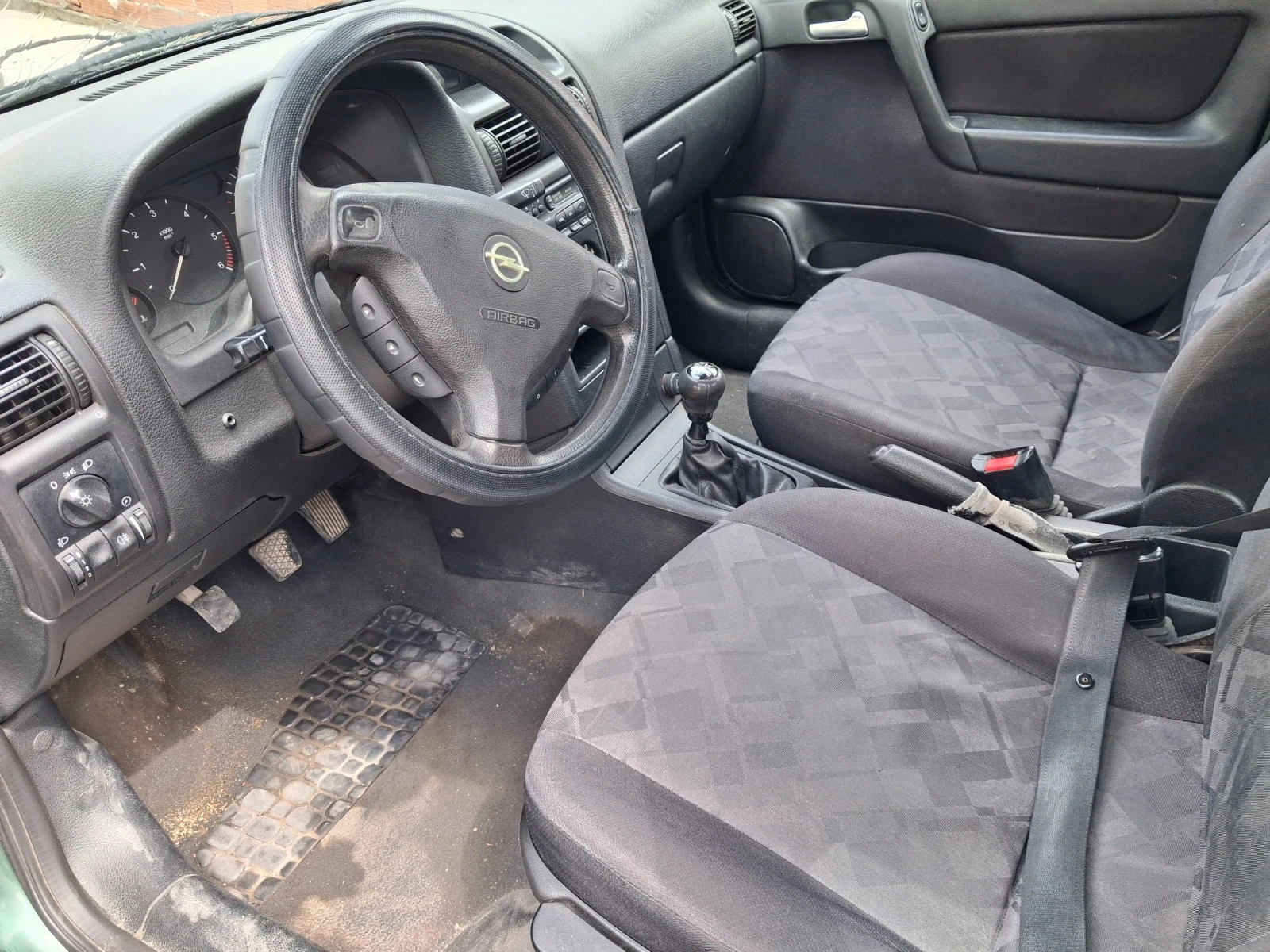 Opel Astra 1.7td, снимка 5 - Автомобили и джипове - 54387560