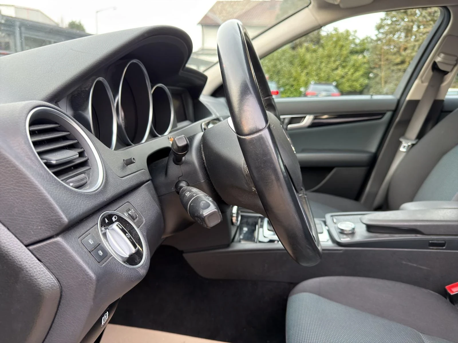 Mercedes-Benz C 200 Facelift пълна сервизна история, снимка 2 - Автомобили и джипове - 54440890