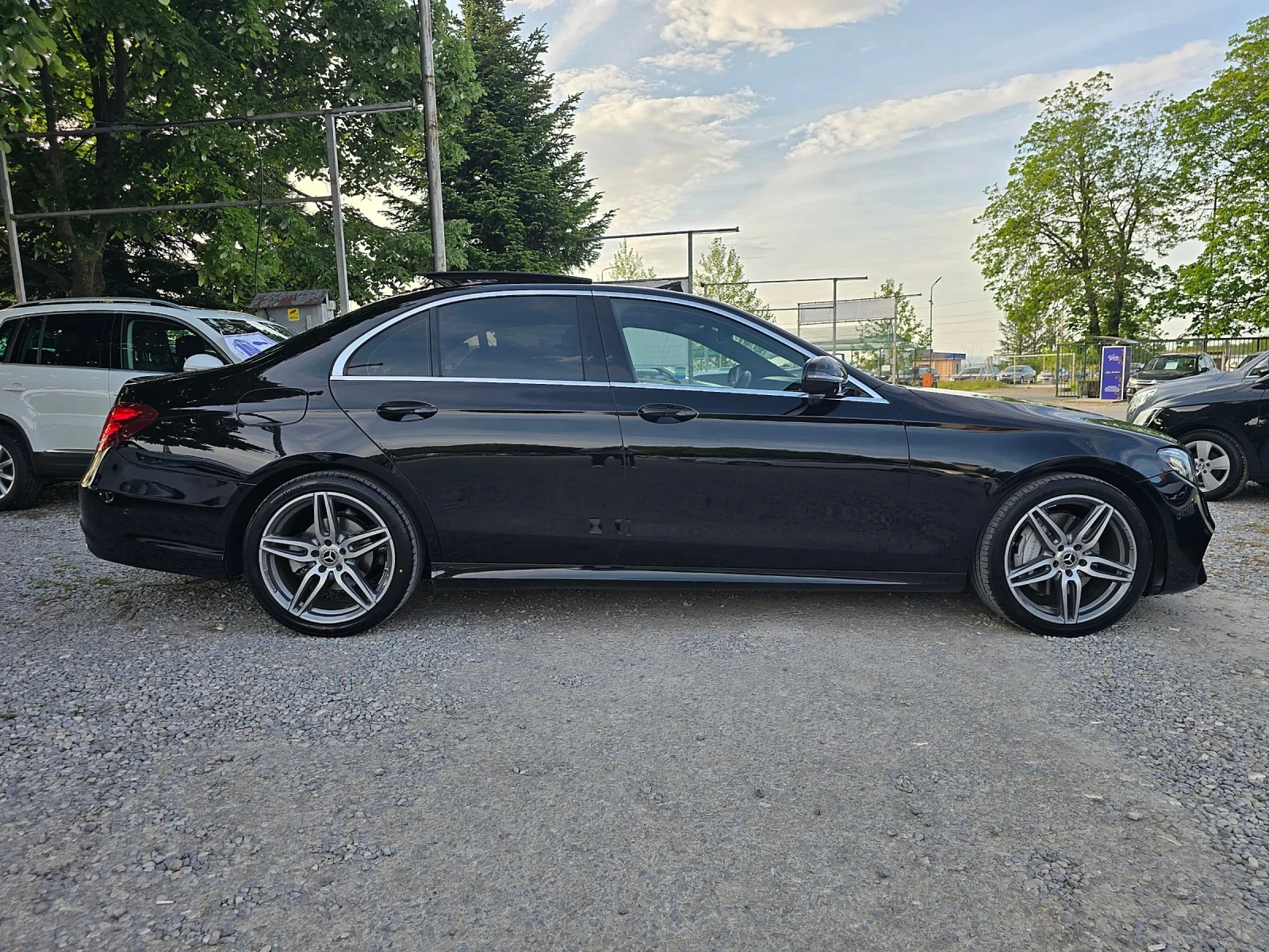 Mercedes-Benz E 220 CDI-194kc/AMG/WIDE SCREEN/PANORAMA/DISTRONIK, снимка 4 - Автомобили и джипове - 54555344