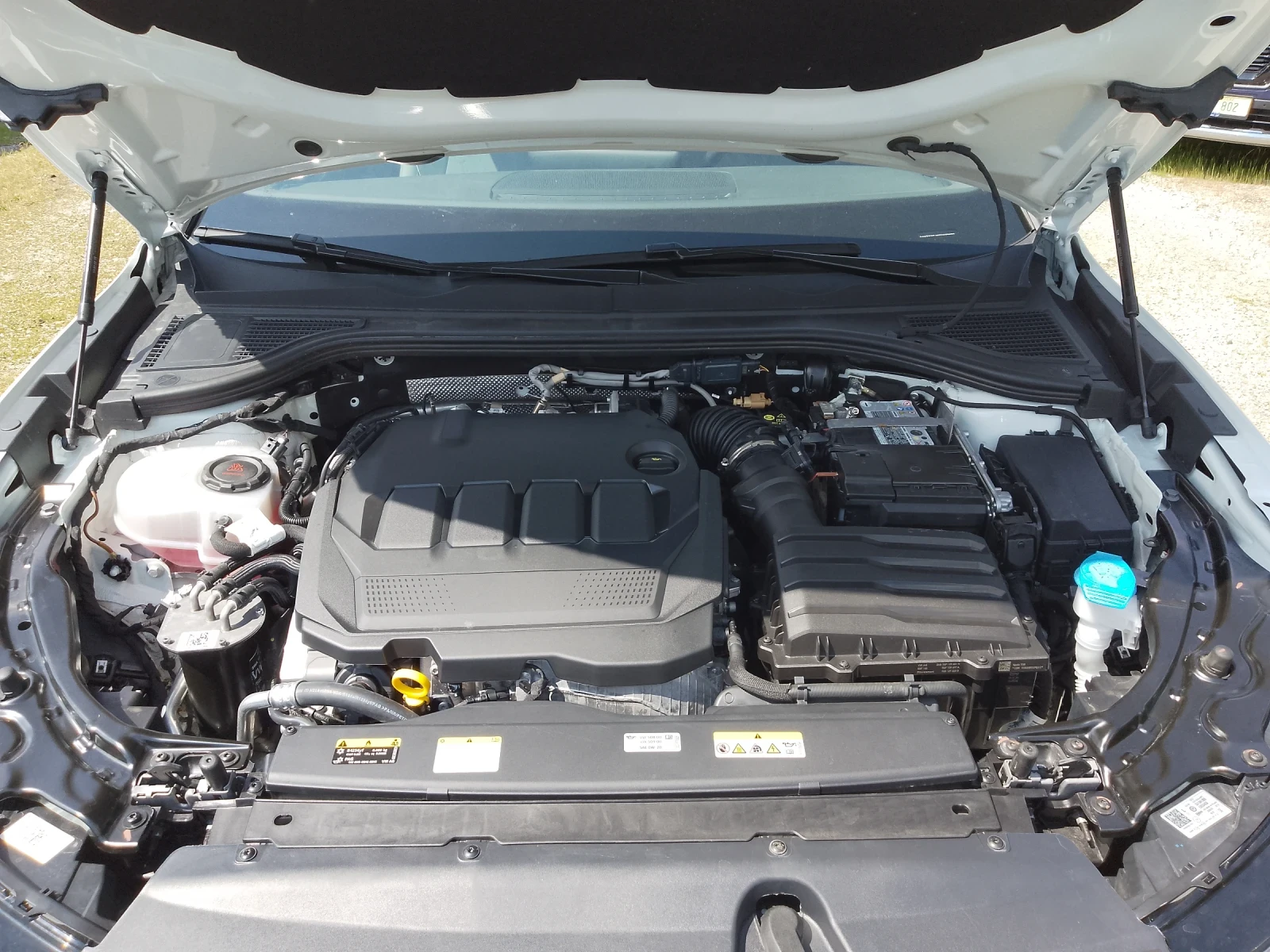 VW Passat 2.0 TDI/ELEGANCE/ГАРАНЦИЯ, снимка 16 - Автомобили и джипове - 54801318