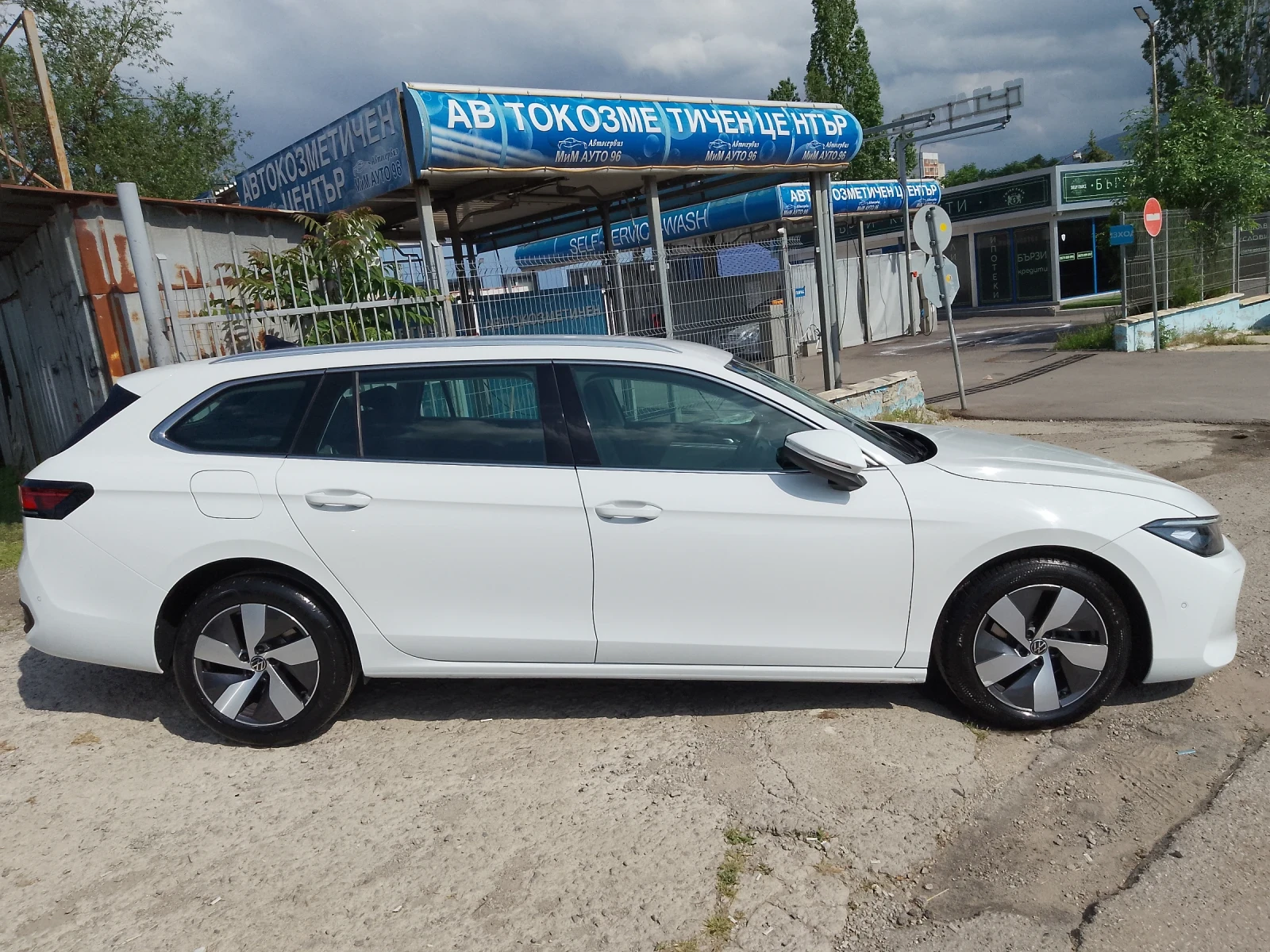 VW Passat 2.0 TDI/ELEGANCE/ГАРАНЦИЯ, снимка 4 - Автомобили и джипове - 54801318