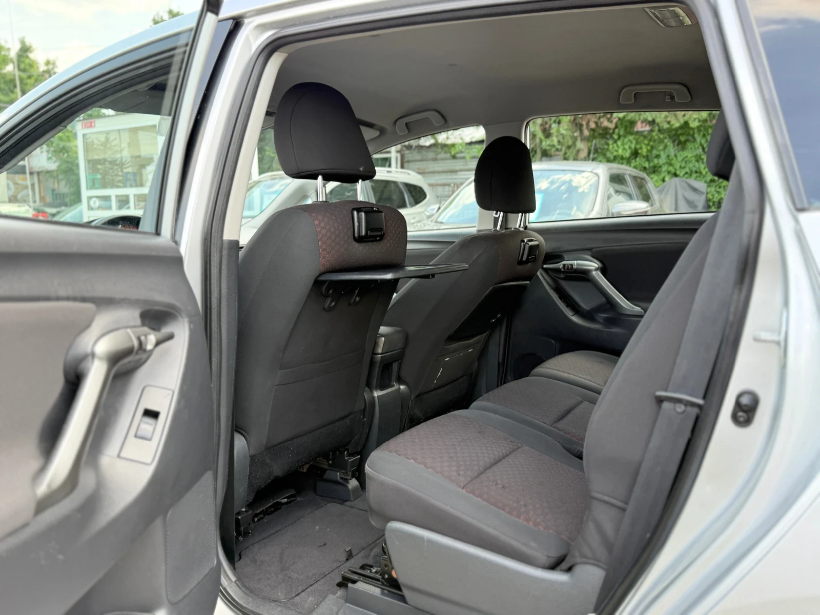 Toyota Verso 1.8i-147КС - ЛЕТИ ДЖАНТИ - 6СКОРОСТИ - АВТОПИЛОТ, снимка 7 - Автомобили и джипове - 54836726