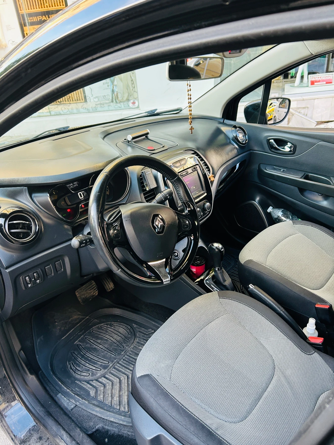 Renault Captur 1.5 DCI, снимка 2 - Автомобили и джипове - 54912667
