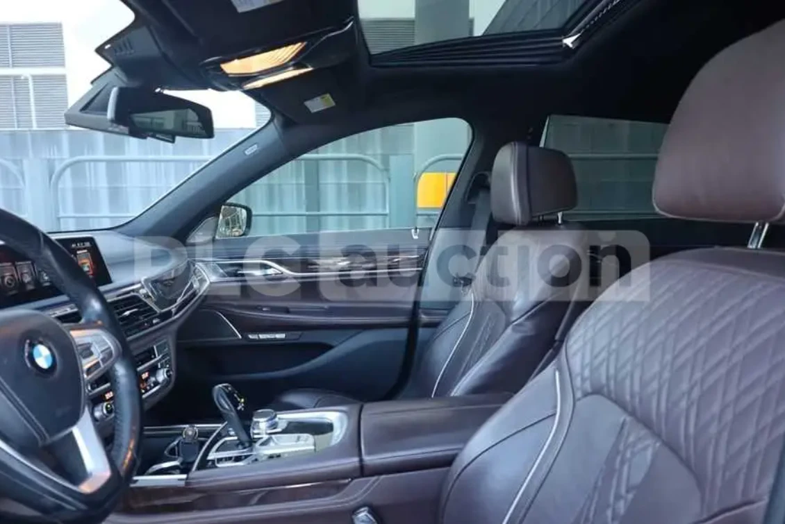 BMW 740, снимка 9 - Автомобили и джипове - 54981523