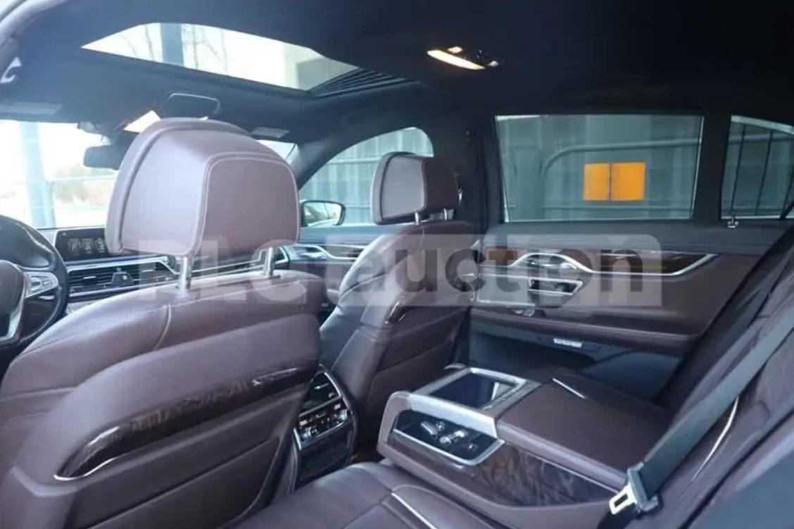 BMW 740, снимка 8 - Автомобили и джипове - 54981523