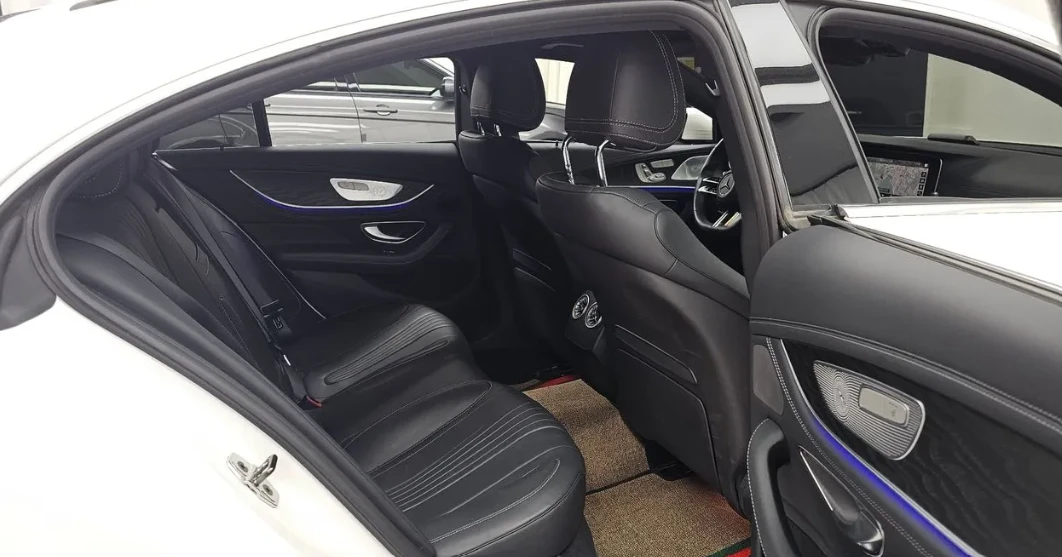 Mercedes-Benz CLS 300 * AMG Line* Масаж* Обдух* Pano* HUD* 360* BURM* , снимка 11 - Автомобили и джипове - 55586427