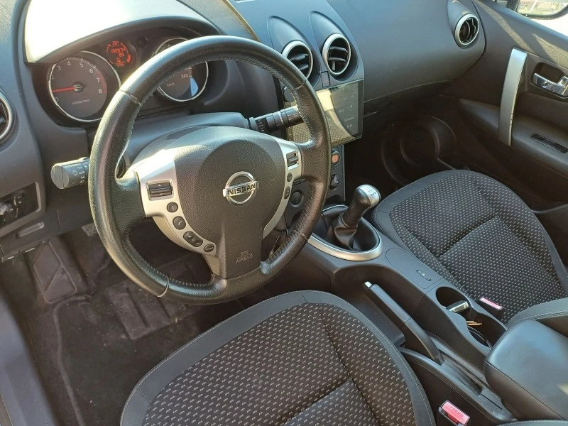 Nissan Qashqai 1.6 benzin  ЛИЗИНГ , снимка 13 - Автомобили и джипове - 46567543