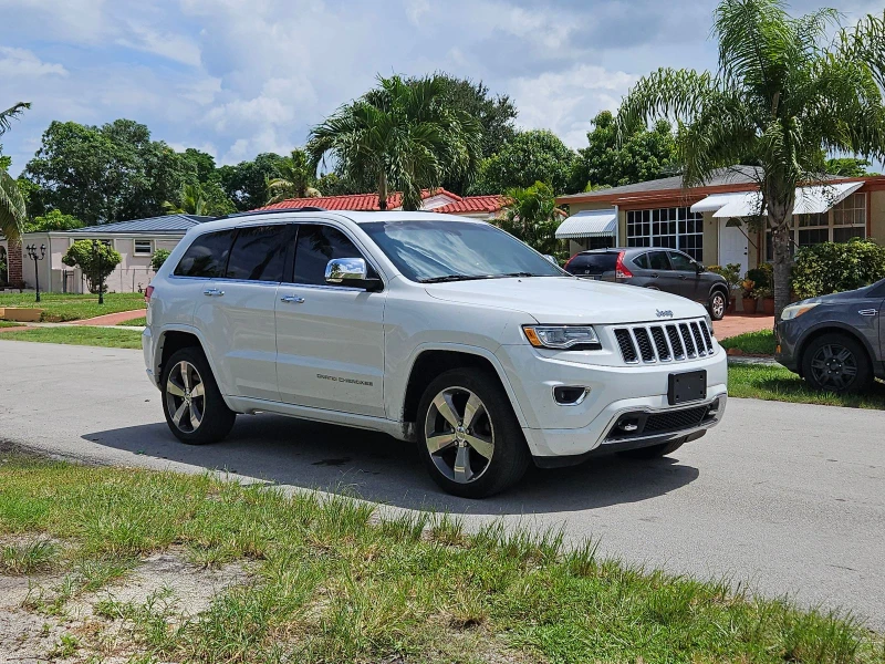 Jeep Grand cherokee Overland/ПОДГРЕВ/ОБДУХВАНЕ/ПАНОРАМА/NAVI/KEYLESS, снимка 3 - Автомобили и джипове - 48099414