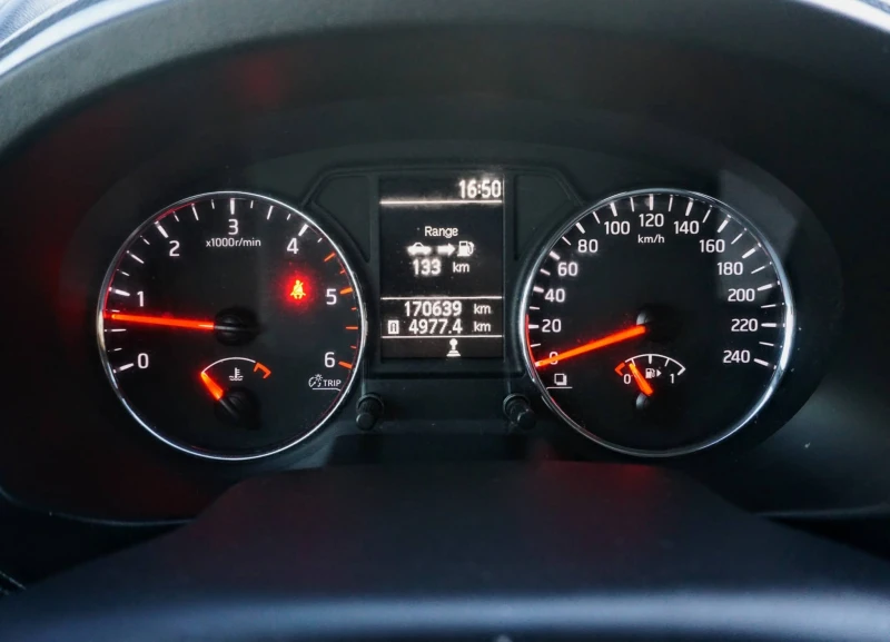 Nissan X-trail 2.0DCI SE, снимка 8 - Автомобили и джипове - 52937945