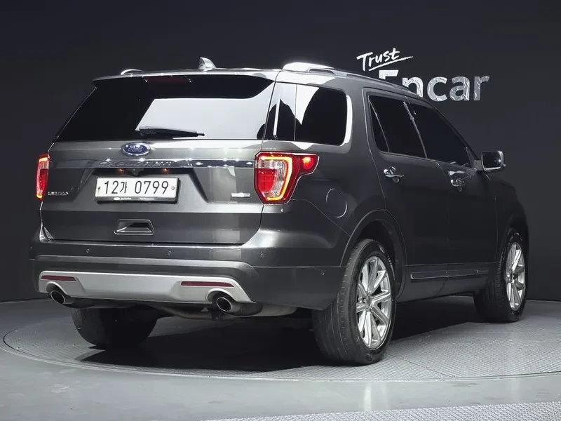 Ford Explorer 2.3 AWD, снимка 2 - Автомобили и джипове - 54351878