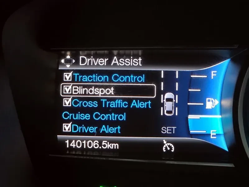 Ford Explorer 2.3 AWD, снимка 16 - Автомобили и джипове - 54351878