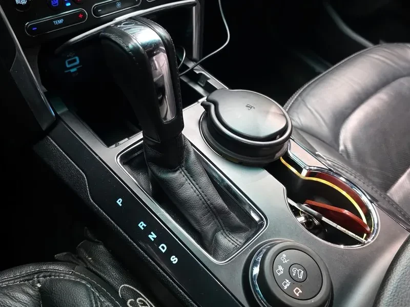 Ford Explorer 2.3 AWD, снимка 9 - Автомобили и джипове - 54351878