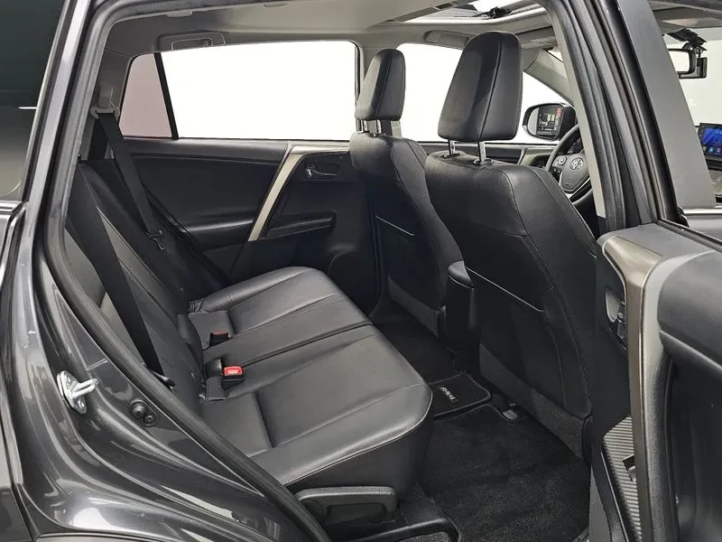 Toyota Rav4 2.5 4WD, снимка 11 - Автомобили и джипове - 54959313