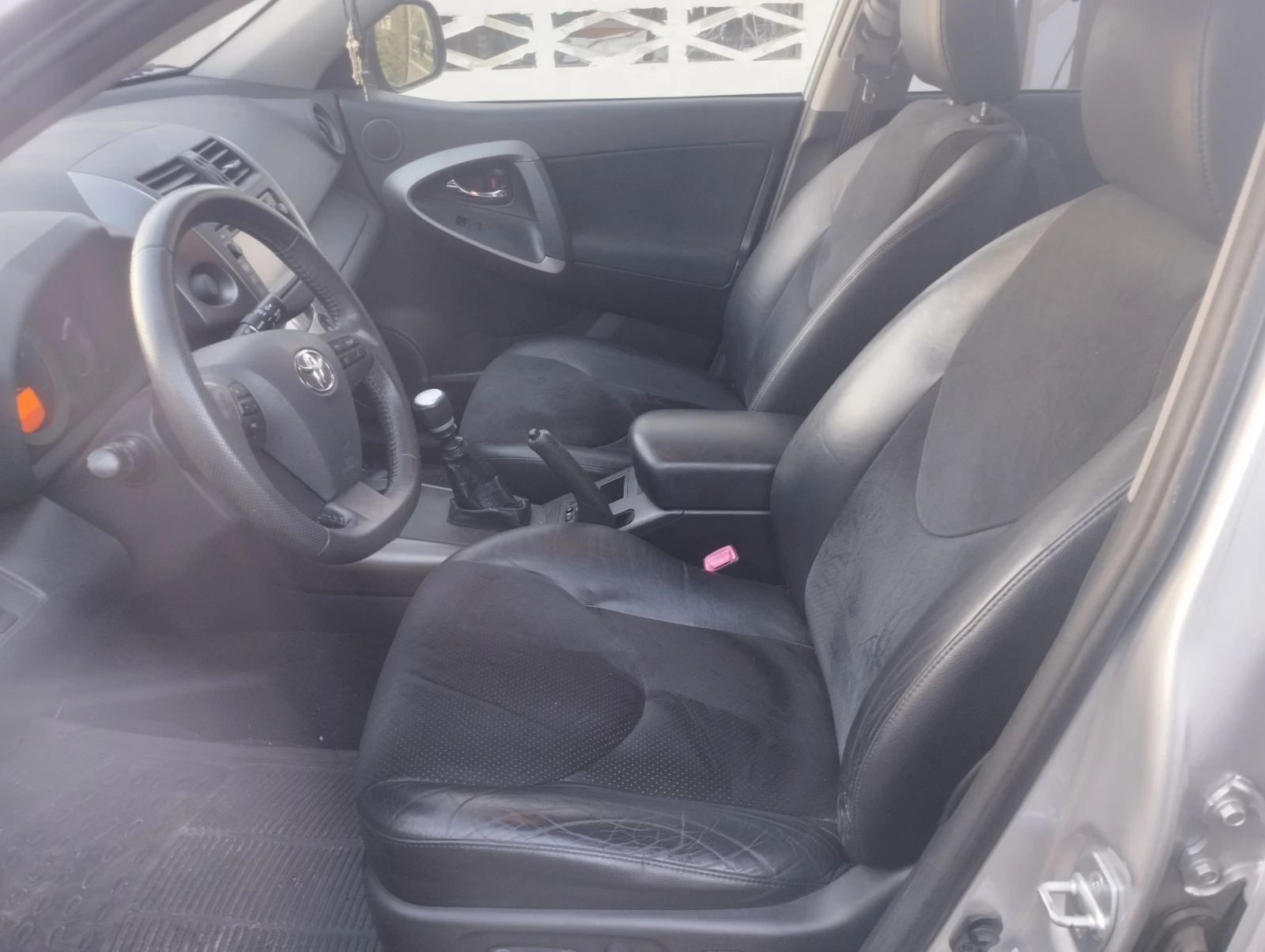 Toyota Rav4  - изображение 7