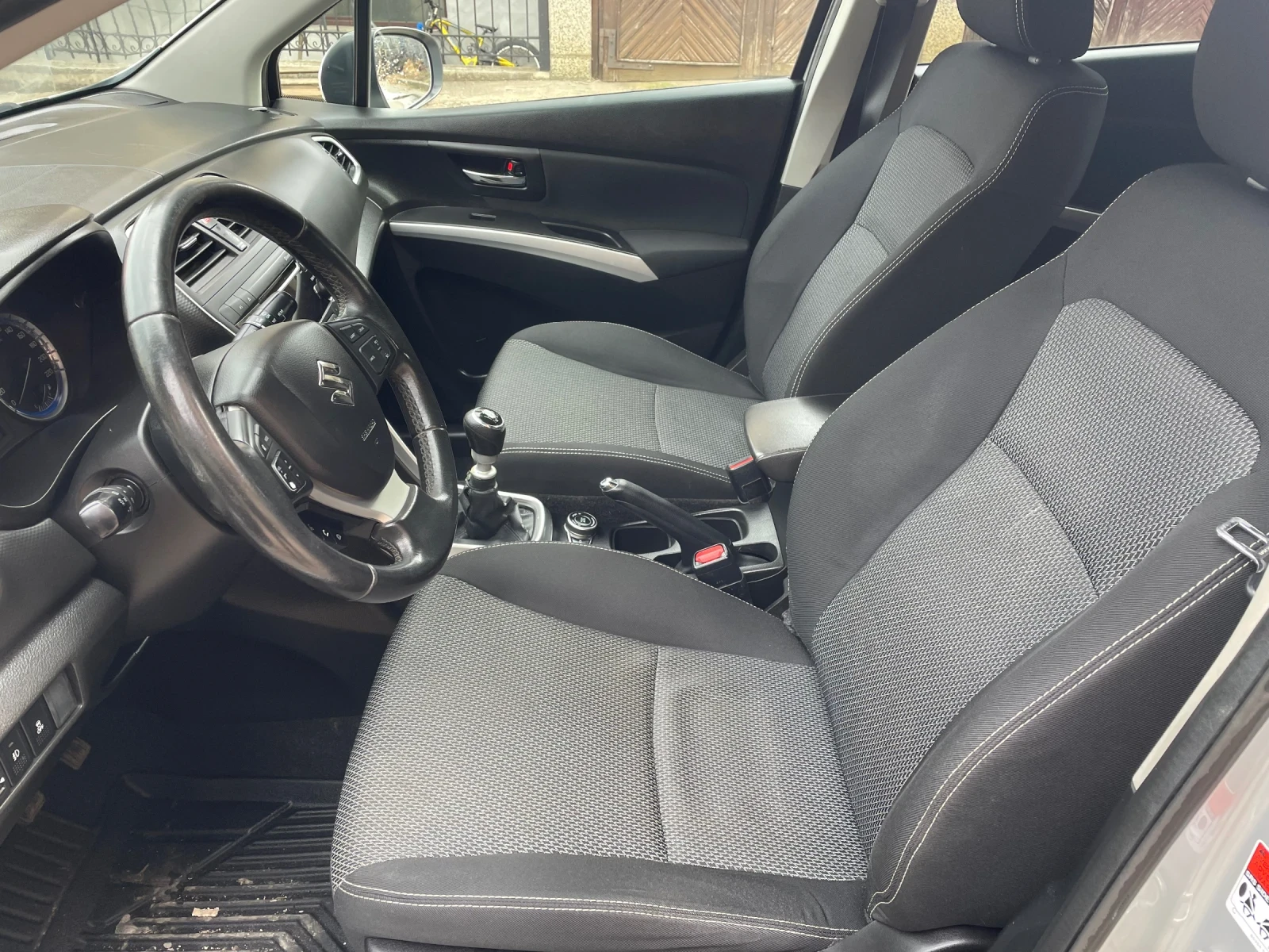 Suzuki SX4 S-Cross Регистрирана !, снимка 14 - Автомобили и джипове - 53402579