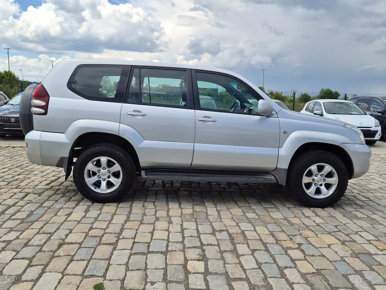 Toyota Land cruiser 3.0D 163кс ВСИЧКО ПЛАТЕНО , снимка 5 - Автомобили и джипове - 54559603