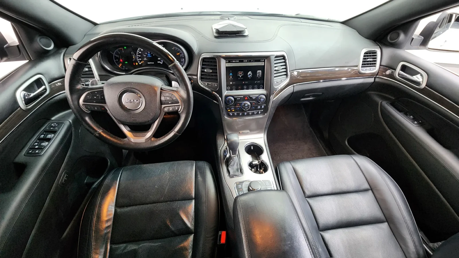 Jeep Grand cherokee OVERLAND| DISTRONIC| ПАНО| DIESEL| WK2, снимка 6 - Автомобили и джипове - 55047520