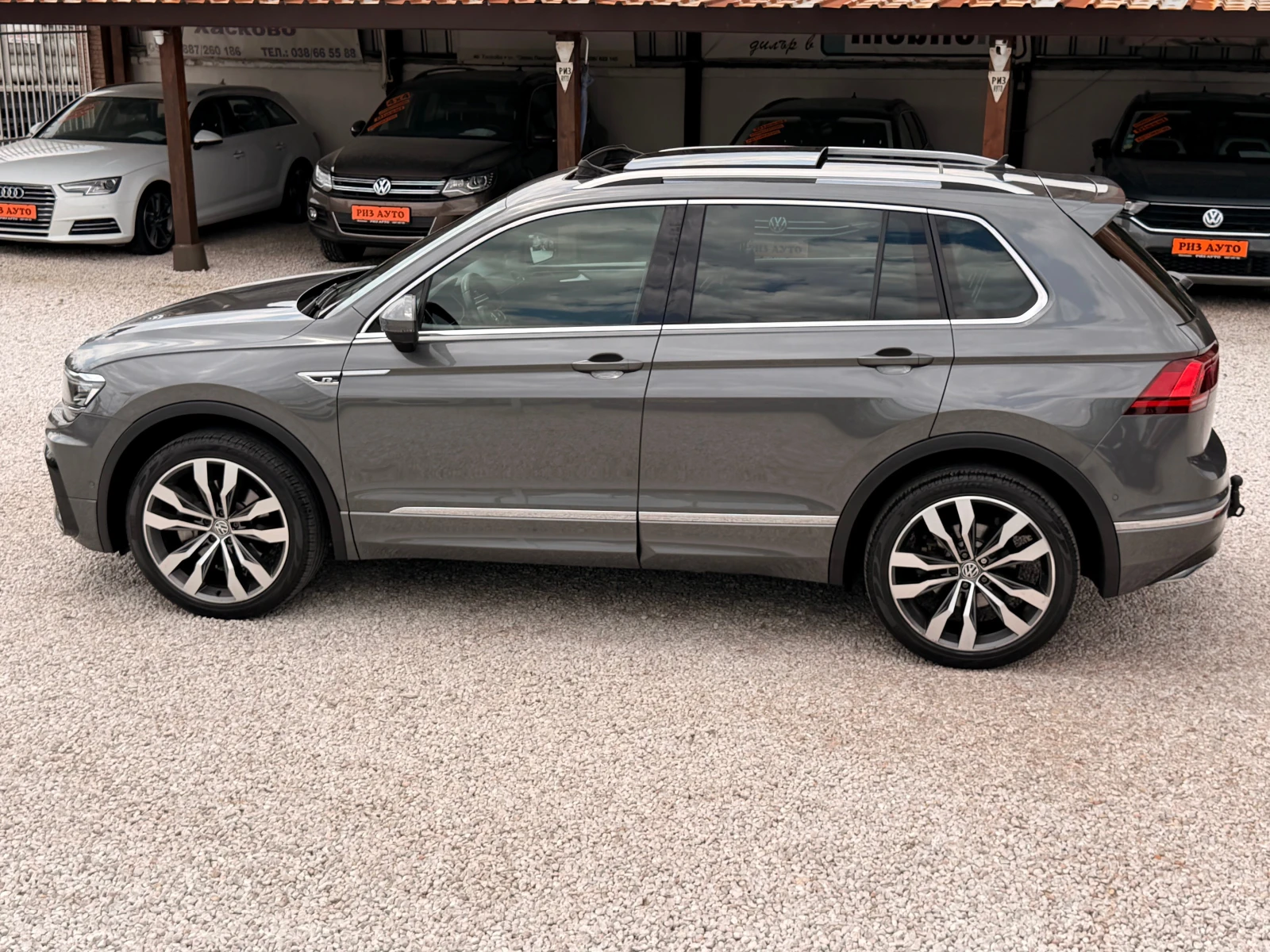 VW Tiguan 2.0TDI* R-LINE* 100%KM* 360KAMERA* FULL* ЛИЗИНГ, снимка 12 - Автомобили и джипове - 55152684