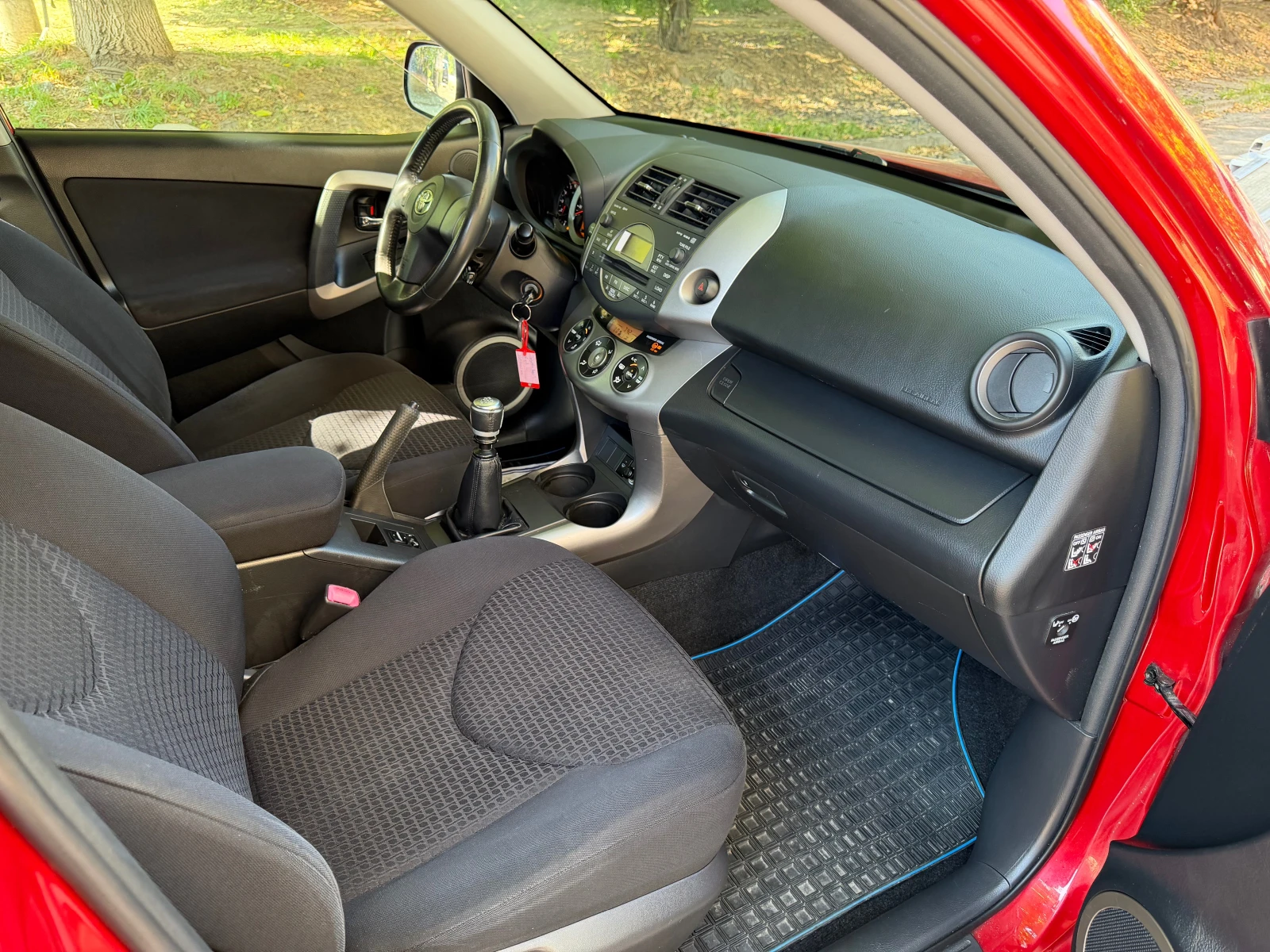 Toyota Rav4 2.2 136 ps, снимка 8 - Автомобили и джипове - 55480306