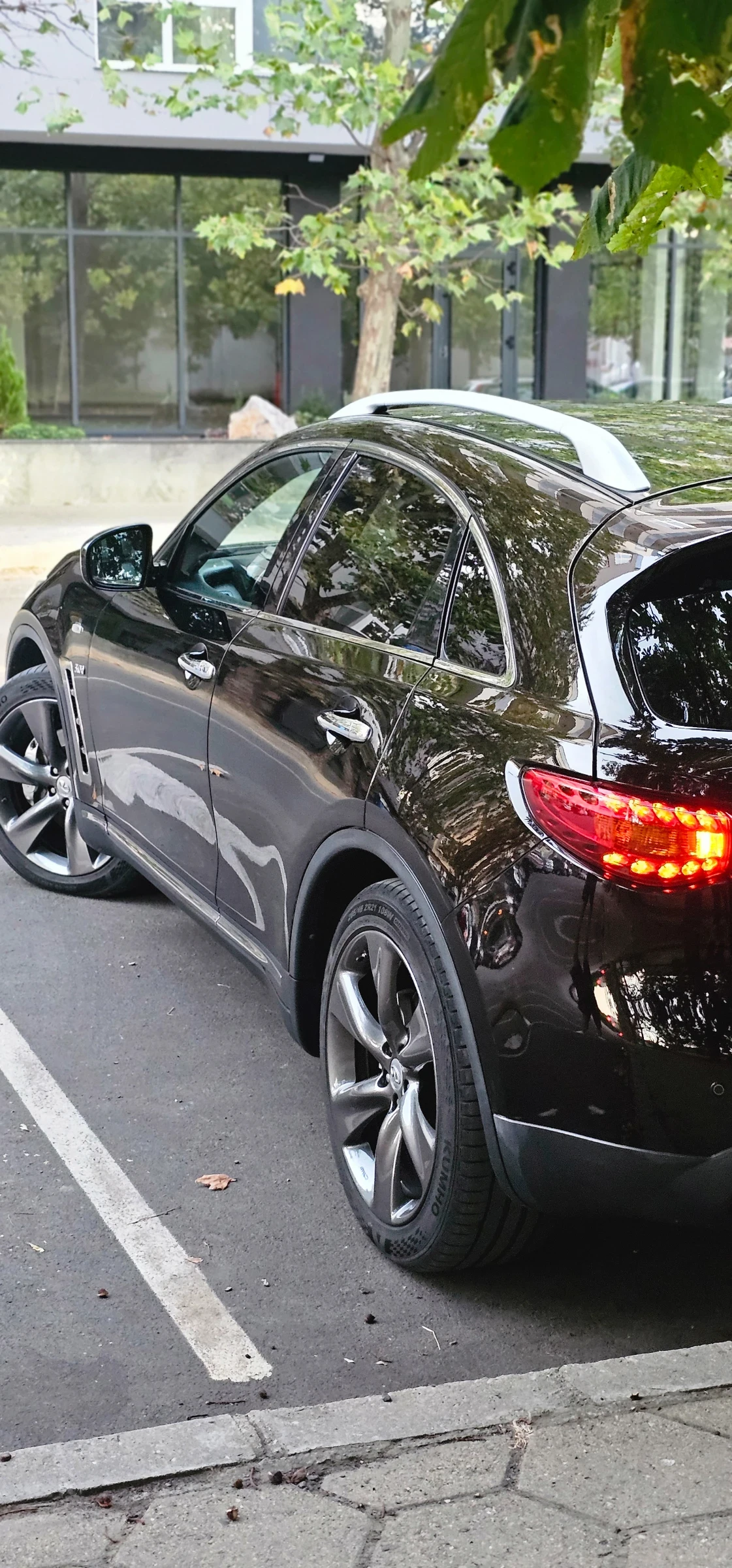 Infiniti QX70 3. 0d | GPS |  Дистанционно стартиране, снимка 3 - Автомобили и джипове - 56003163
