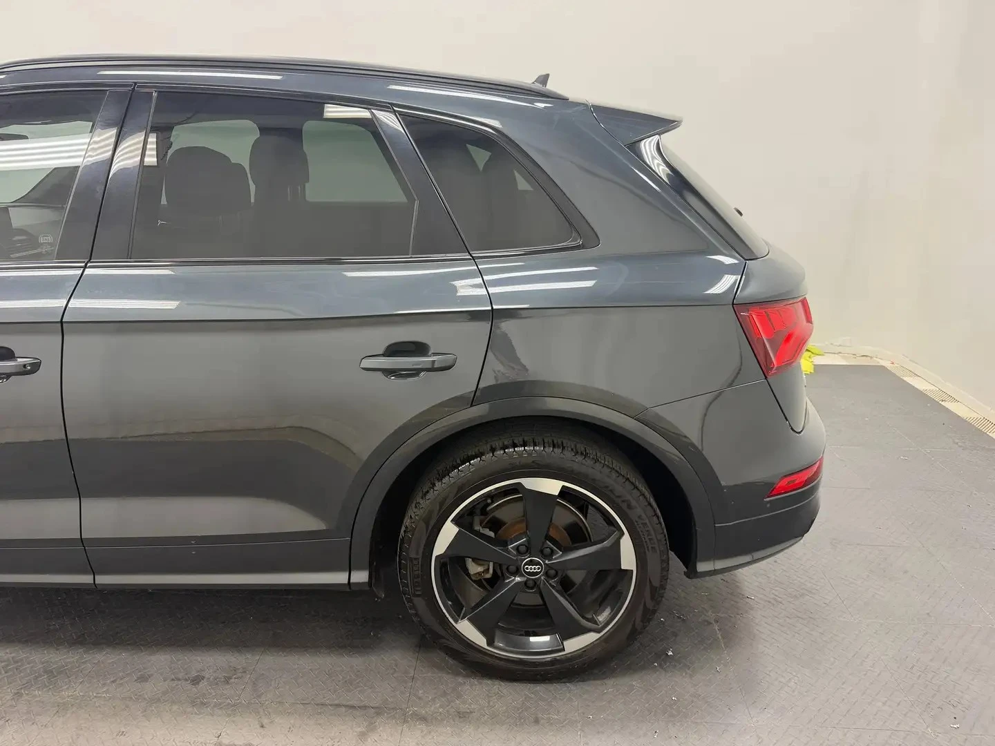 Audi Q5 TECHNIK S LINE Цена до България & АвтоКредит, снимка 3 - Автомобили и джипове - 56156383