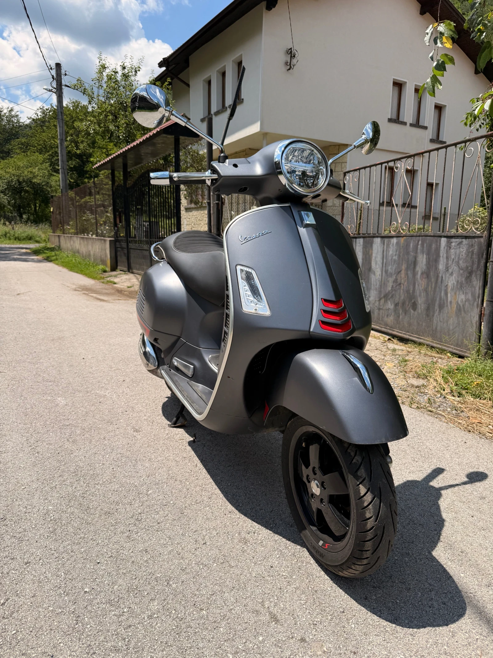 Vespa GTS