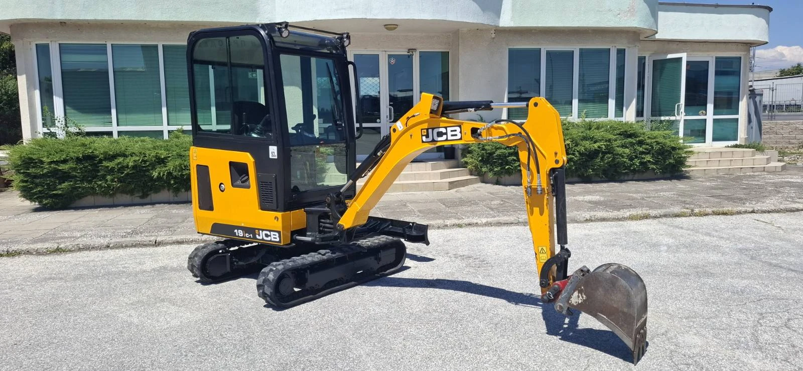 Багер JCB 19 C1  , 2 кофи, снимка 9 - Индустриална техника - 55527626