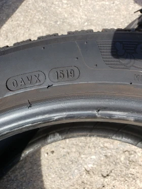 Гуми Зимни 215/50R17, снимка 8