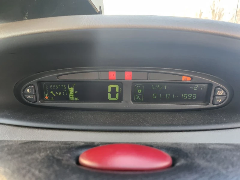 Citroen Xsara picasso, снимка 12 - Автомобили и джипове - 48028339