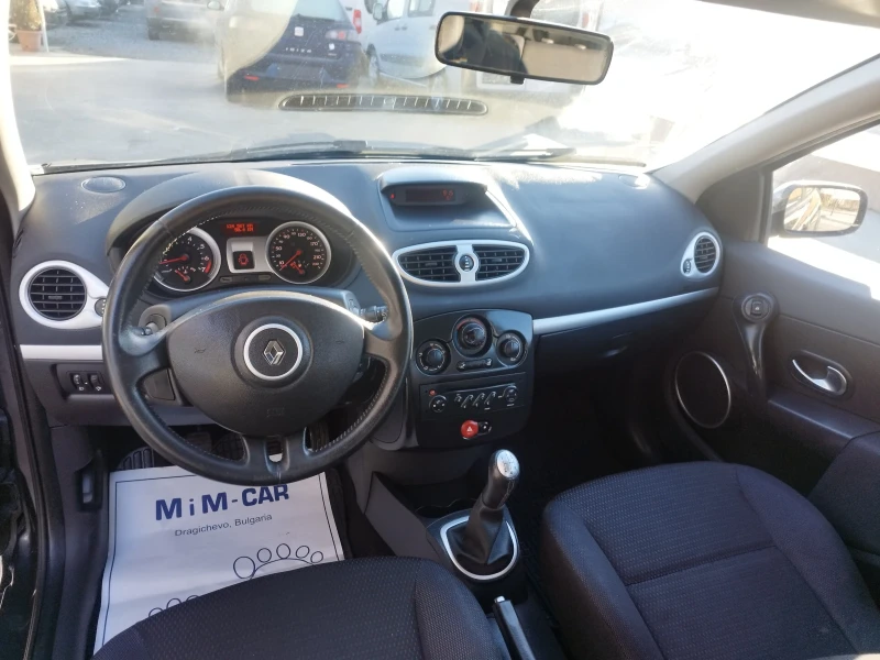 Renault Clio 1.2i, снимка 11 - Автомобили и джипове - 48396354