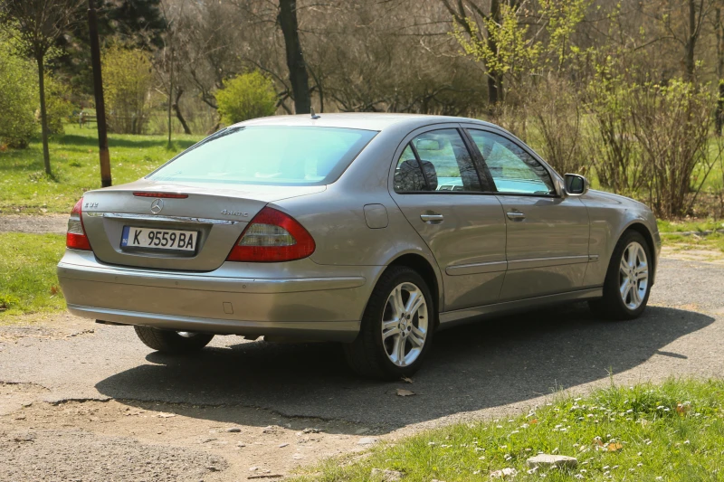 Mercedes-Benz E 320, снимка 5 - Автомобили и джипове - 49021830