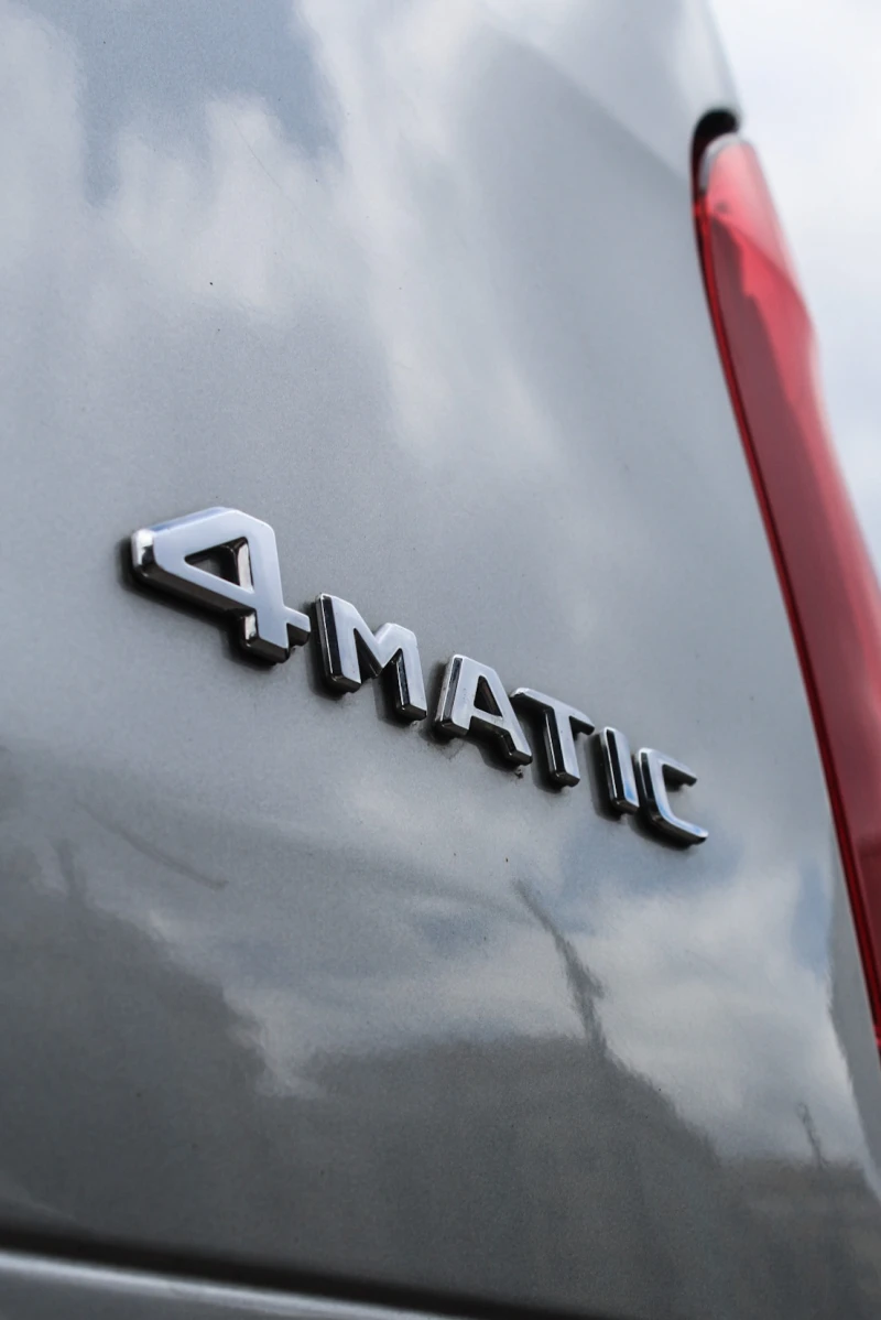 Mercedes-Benz V 300 Exclusive 4Matic Burmester First Class, снимка 5 - Автомобили и джипове - 51542470