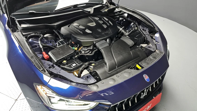 Maserati Ghibli, снимка 6 - Автомобили и джипове - 52925541