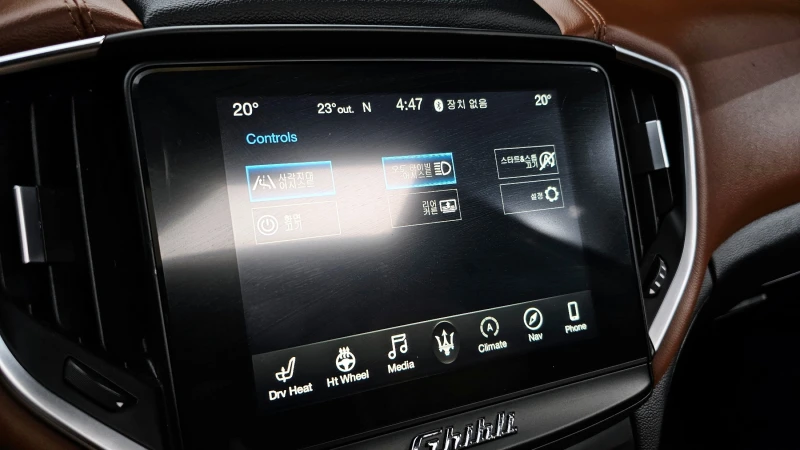 Maserati Ghibli, снимка 15 - Автомобили и джипове - 52925541