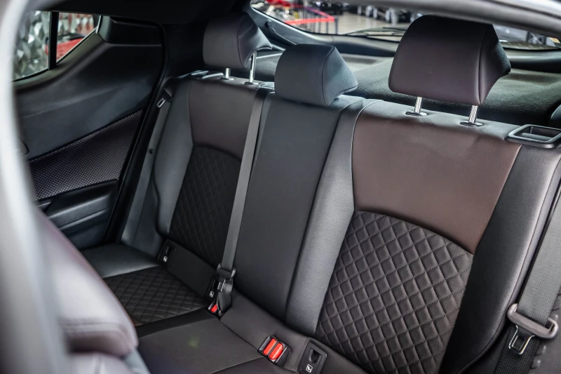 Toyota C-HR 1.8 HYBRID Classy* JBL, снимка 15 - Автомобили и джипове - 53093577