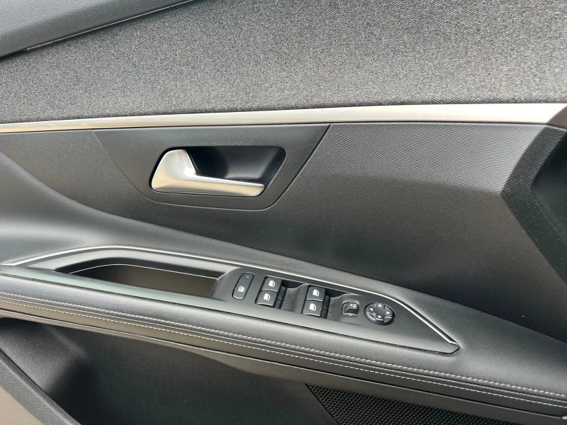 Peugeot 3008 ALLURE 1.5 e-HDi 130 EAT8, снимка 9 - Автомобили и джипове - 53271866