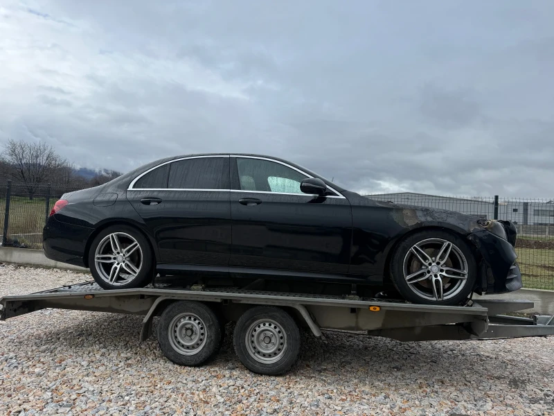 Mercedes-Benz E 220 * AMG Пакет* , снимка 11 - Автомобили и джипове - 53289406