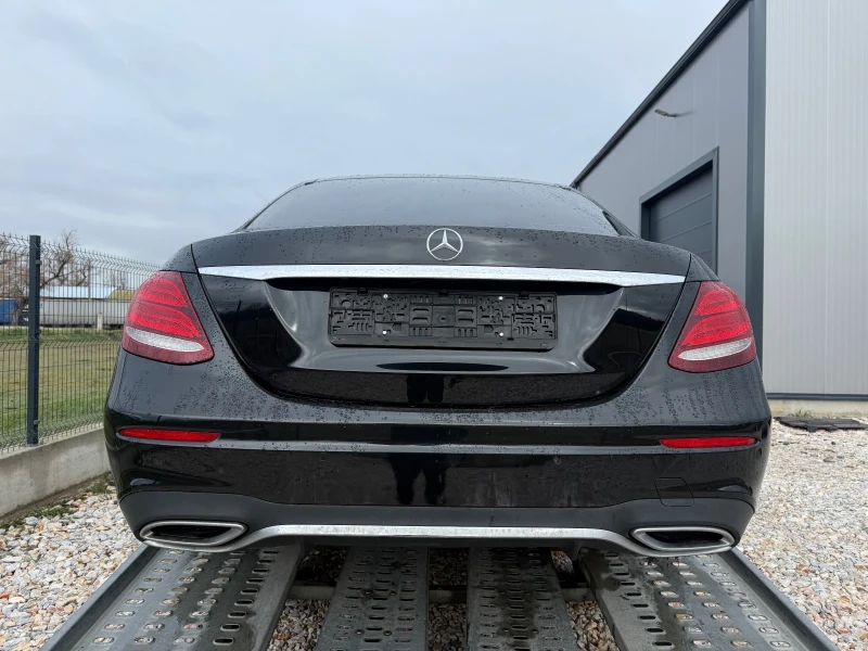Mercedes-Benz E 220 * AMG Пакет* , снимка 3 - Автомобили и джипове - 53289406