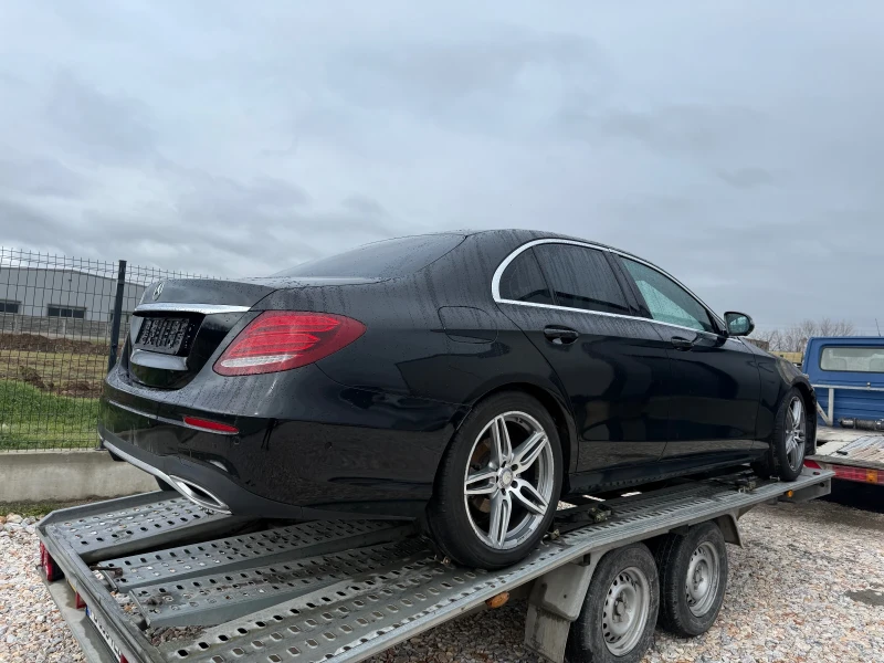 Mercedes-Benz E 220 * AMG Пакет* , снимка 2 - Автомобили и джипове - 53289406
