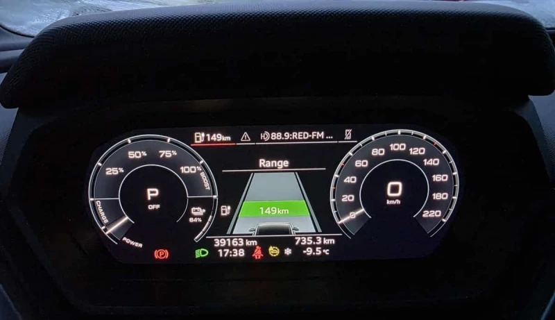 Audi E-Tron * 50 quattro * ПОДГРЕВИ / ОБДУХВАНЕ / 360 / ПАНОРА, снимка 8 - Автомобили и джипове - 53560840