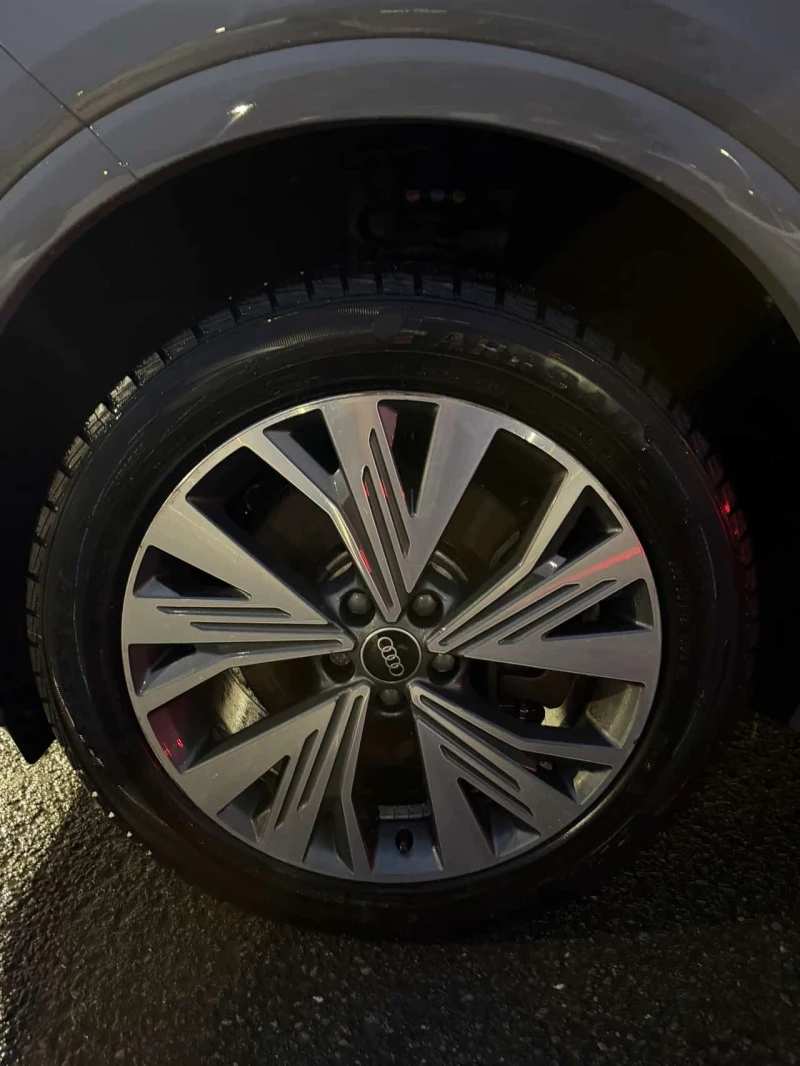 Audi E-Tron * 50 quattro * ПОДГРЕВИ / ОБДУХВАНЕ / 360 / ПАНОРА, снимка 6 - Автомобили и джипове - 53560840