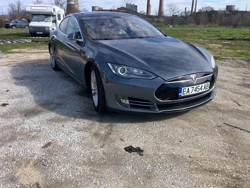 Tesla Model S 85
