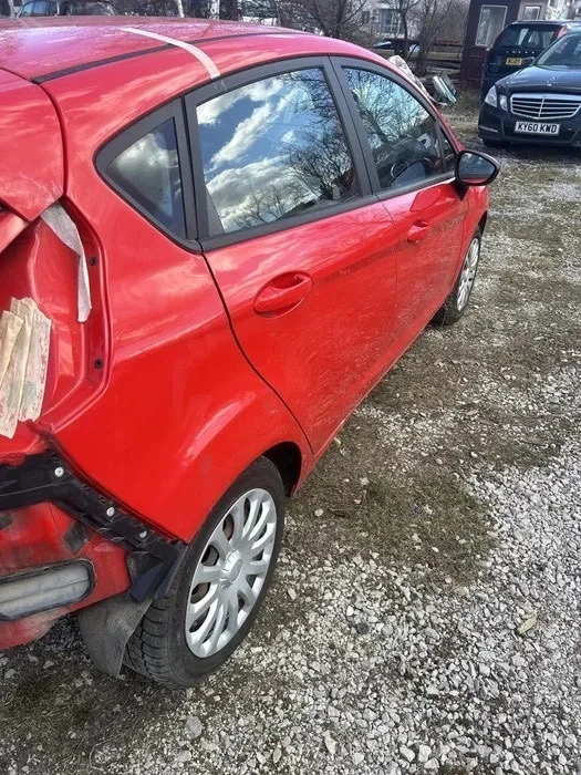 Ford Fiesta 1.2, снимка 4 - Автомобили и джипове - 46980347