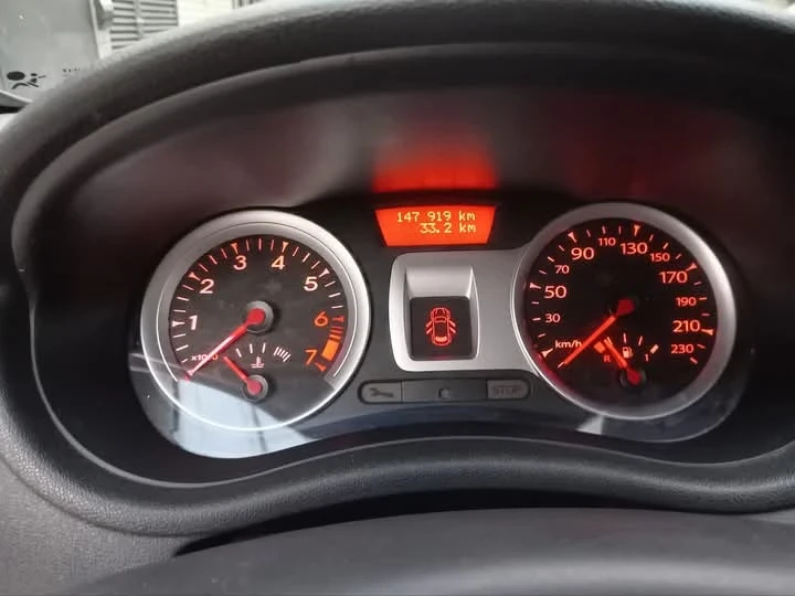 Renault Clio, снимка 7 - Автомобили и джипове - 49543248