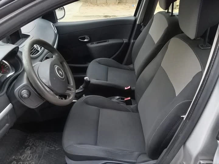 Renault Clio, снимка 10 - Автомобили и джипове - 49543248