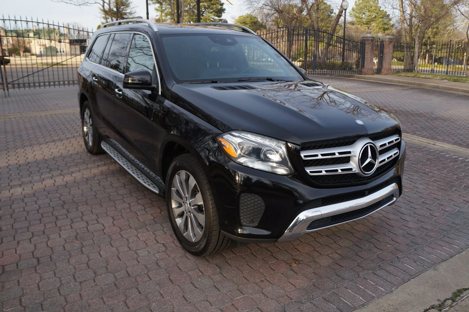 Mercedes-Benz GLS 450 7места* 360 камера* пано* следене на ленти* нови г - изображение 3