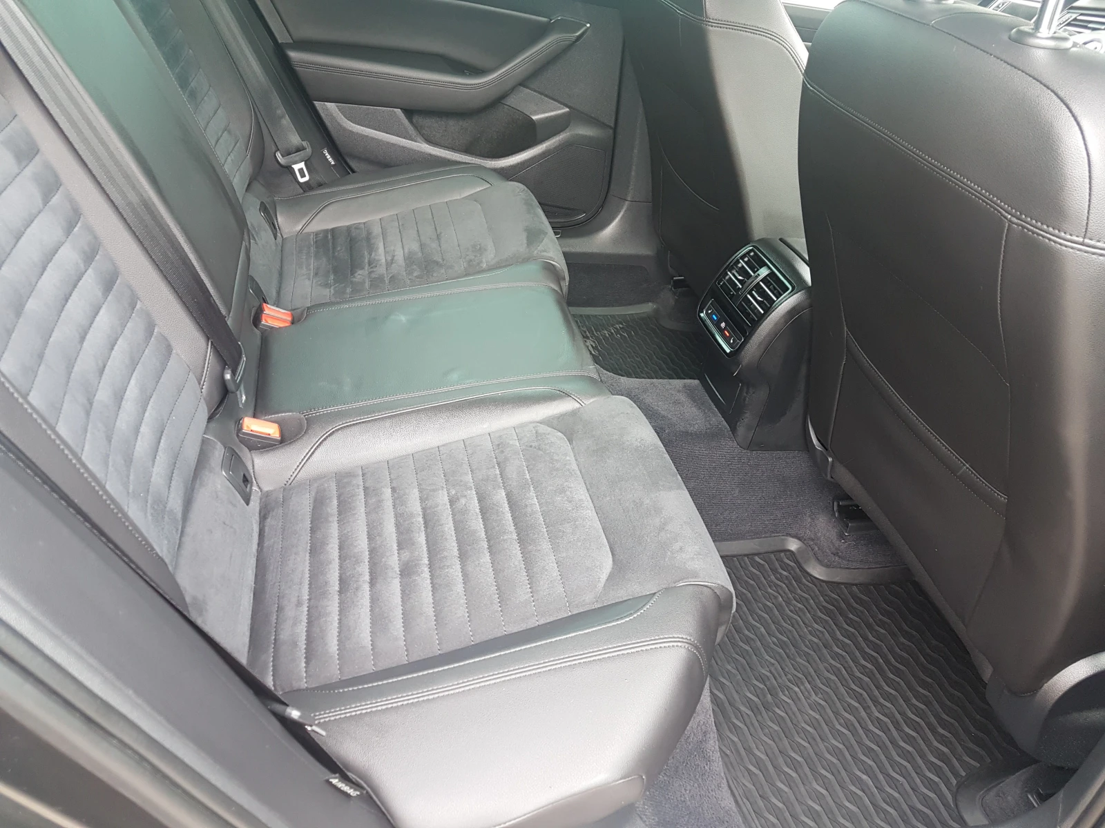 VW Passat 2.0TDI R-LINE | Mobile.bg — изображение 16